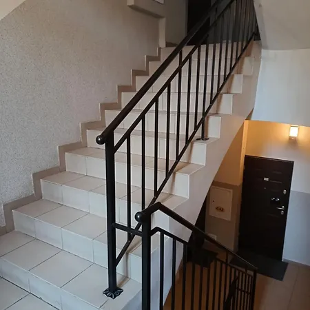 Obok Piotrkowskiej, Parking Gratis, Dostep Na Kod * Łódź