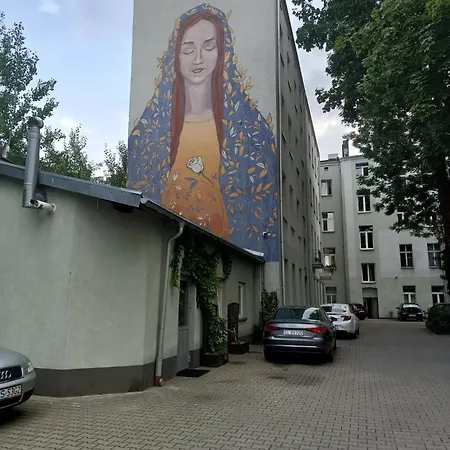 Obok Piotrkowskiej, Parking Gratis, Dostep Na Kod *