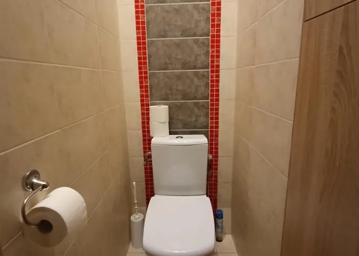 Obok Piotrkowskiej, Parking Gratis, Dostep Na Kod 罗兹