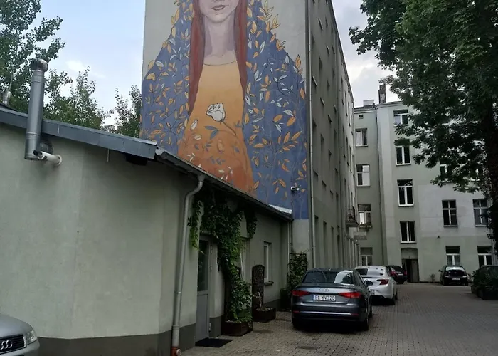 Obok Piotrkowskiej, Parking Gratis, Dostep Na Kod *